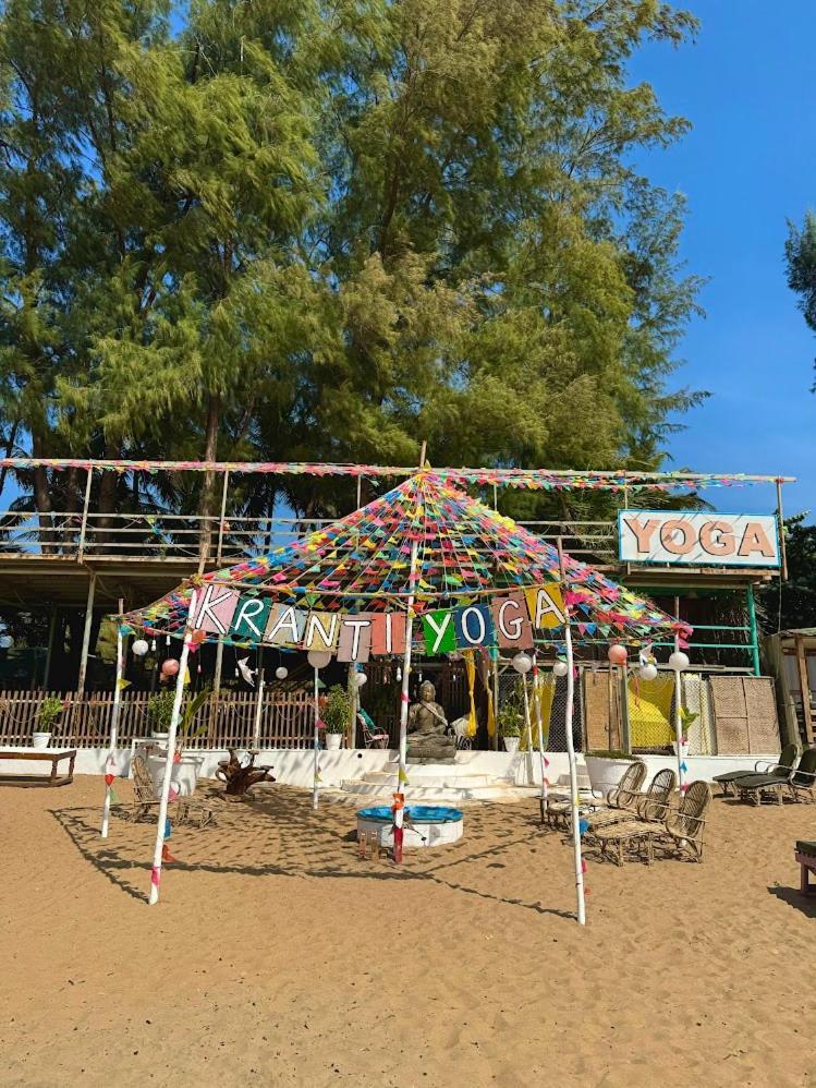 Kranti Yoga Tradition - Beach Resort Patnem Beach Exterior photo